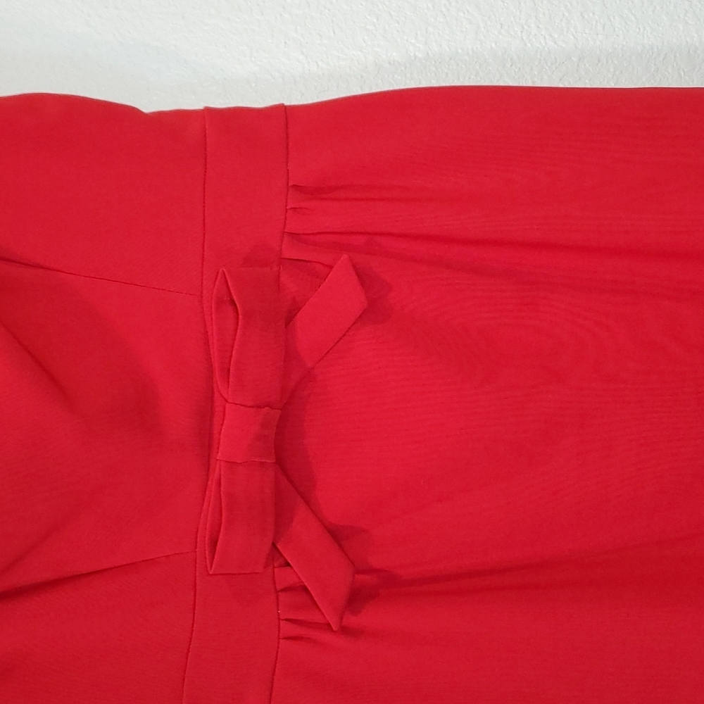 Red Dress - Picture 4 of 8